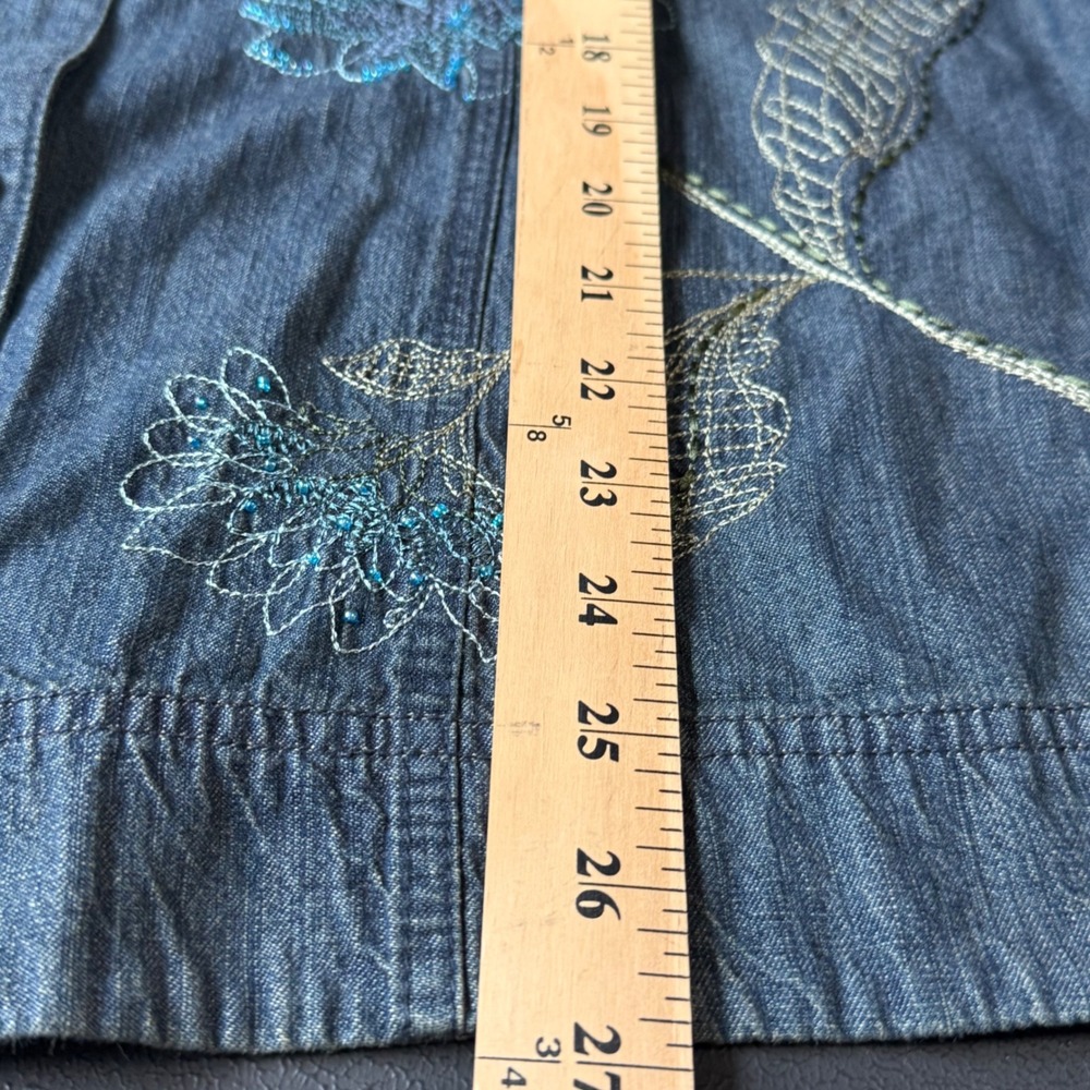 Vintage Denim Jacket Womens 1X Blue Floral Embroidered Button Front Boho Y2K - Picture 5 of 8